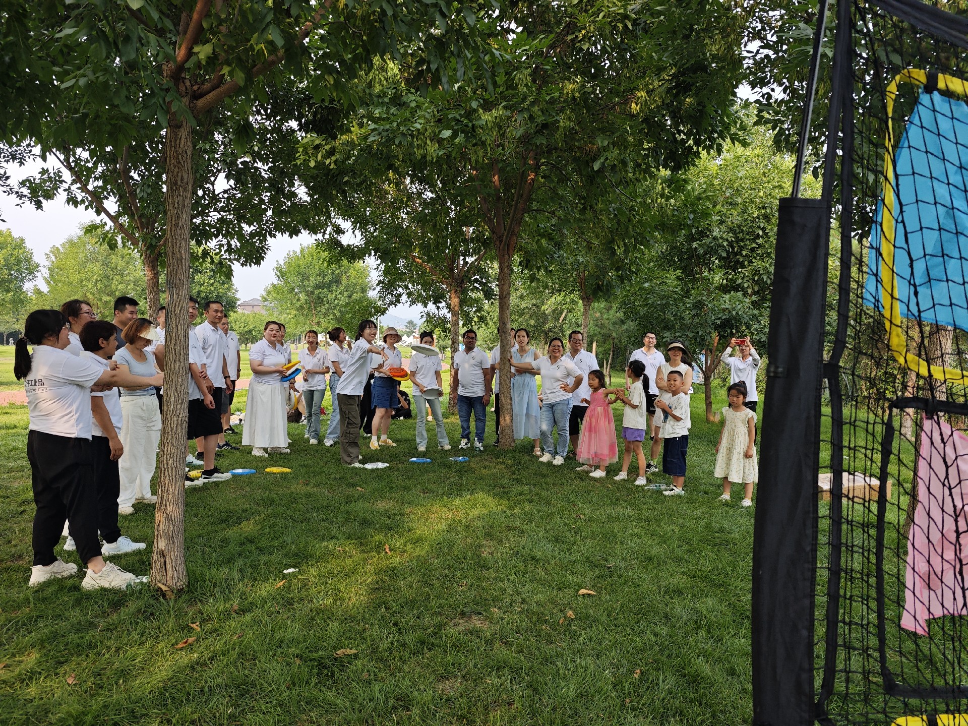Attività di team building di Beijing Zhongping — Abbracciare la natura5