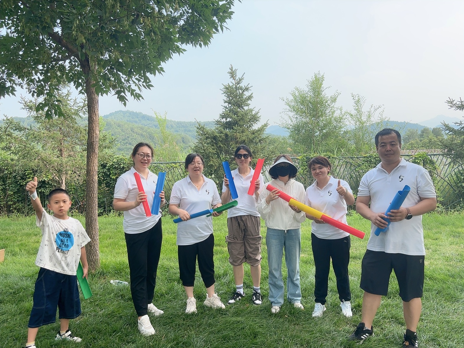 Attività di team building di Beijing Zhongping — Abbracciare la natura6