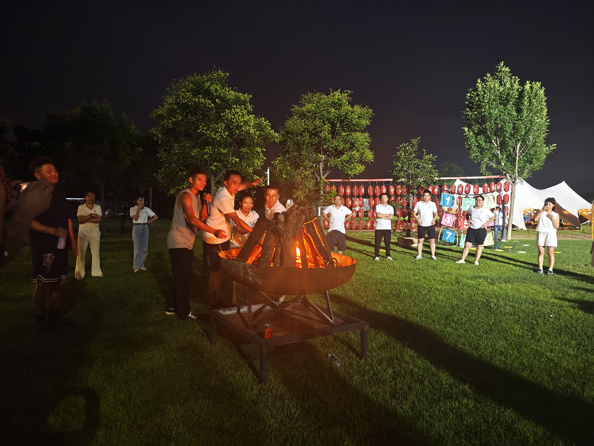 Attività di team building di Beijing Zhongping — Abbracciare la natura11