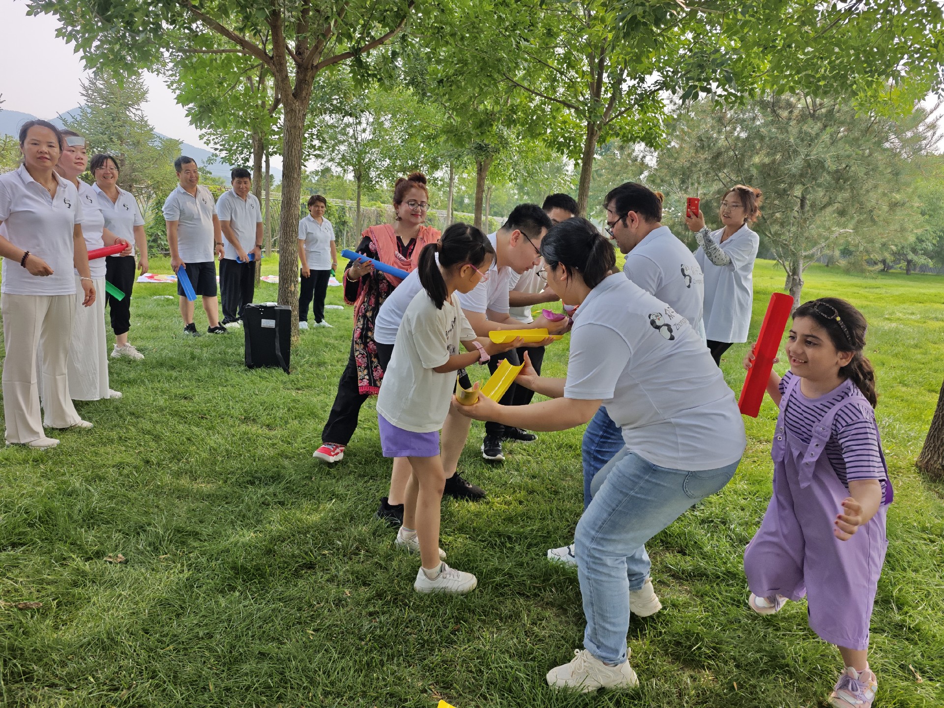 Attività di team building di Beijing Zhongping — Abbracciare la natura9